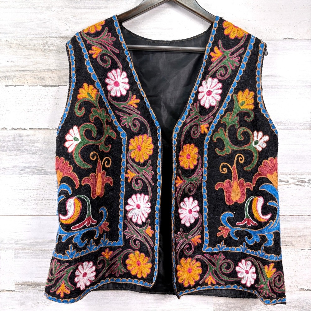 Granny Vest Women L Black Multi Floral Embroidered Suzani Boho Whimsigoth Hippie